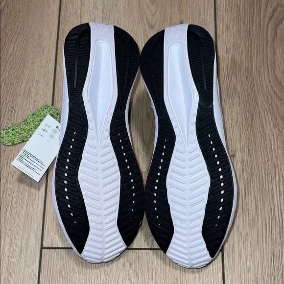 NWT - Reebok Energen Tech Plus Women's White & Gold Running/Course Athletic Shoe - Picture 12 of 15